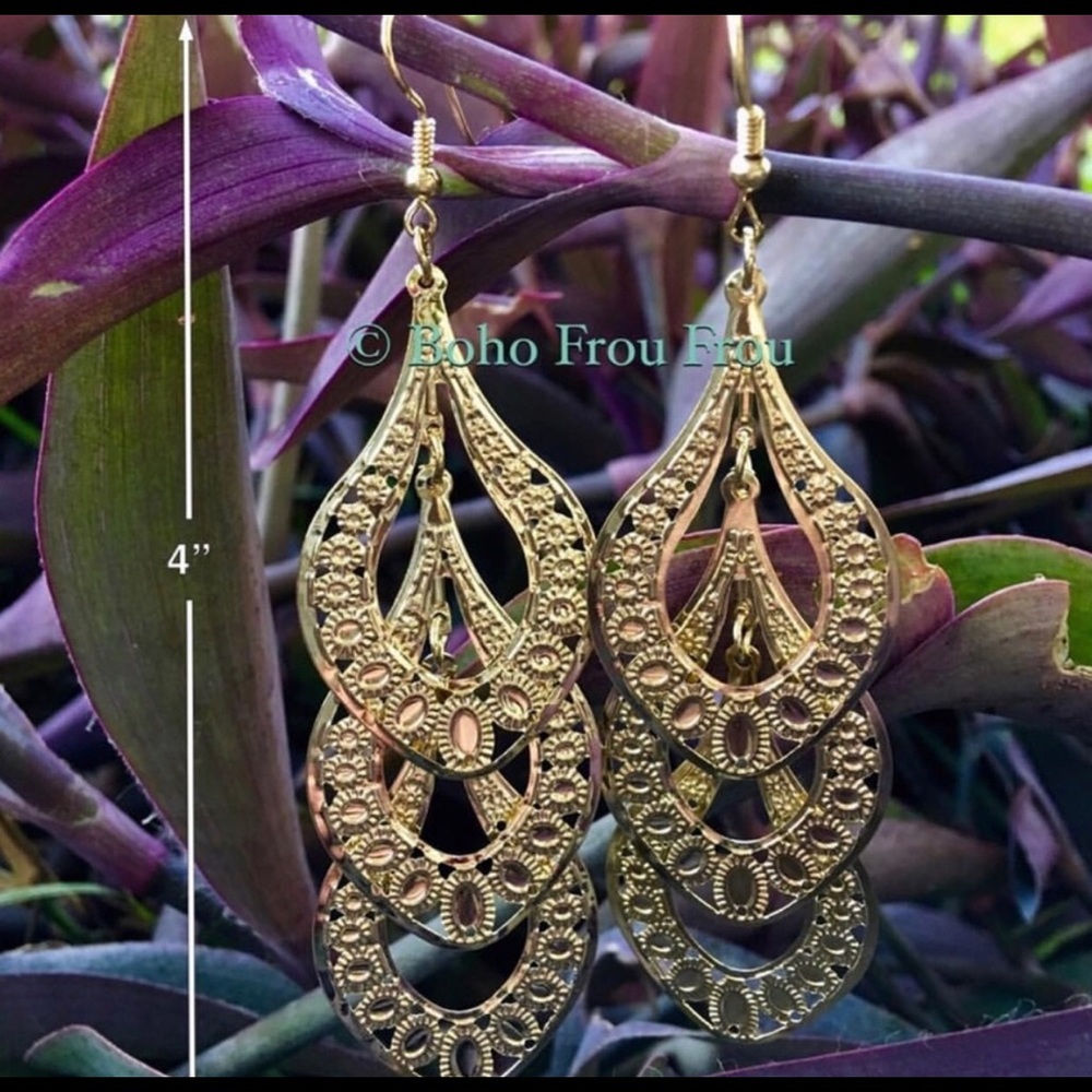 GOLD DANGLE EARRINGS